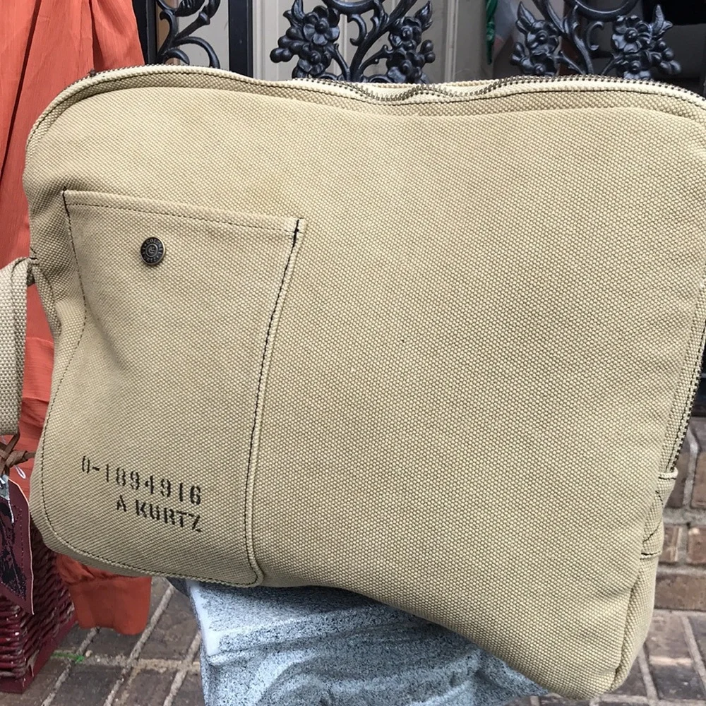 🚨B2G1 New A KURTZ Khaki Tan Canvas Laptop Case